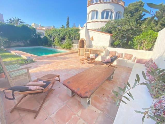 Beautiful Villa With Pool, Barbecue, And Garden Γιαβέα Εξωτερικό φωτογραφία